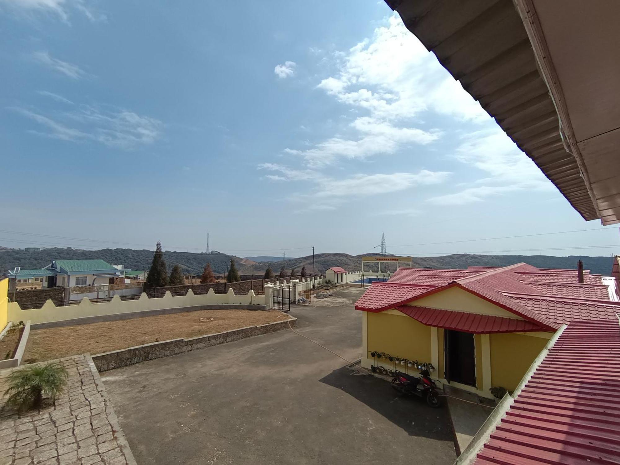 Serene Resort Cserrapundzsi Kültér fotó